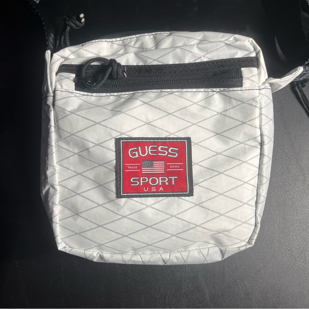 NWT Guess Originals Crossbody Bag OS White/black - Picture 3 of 5